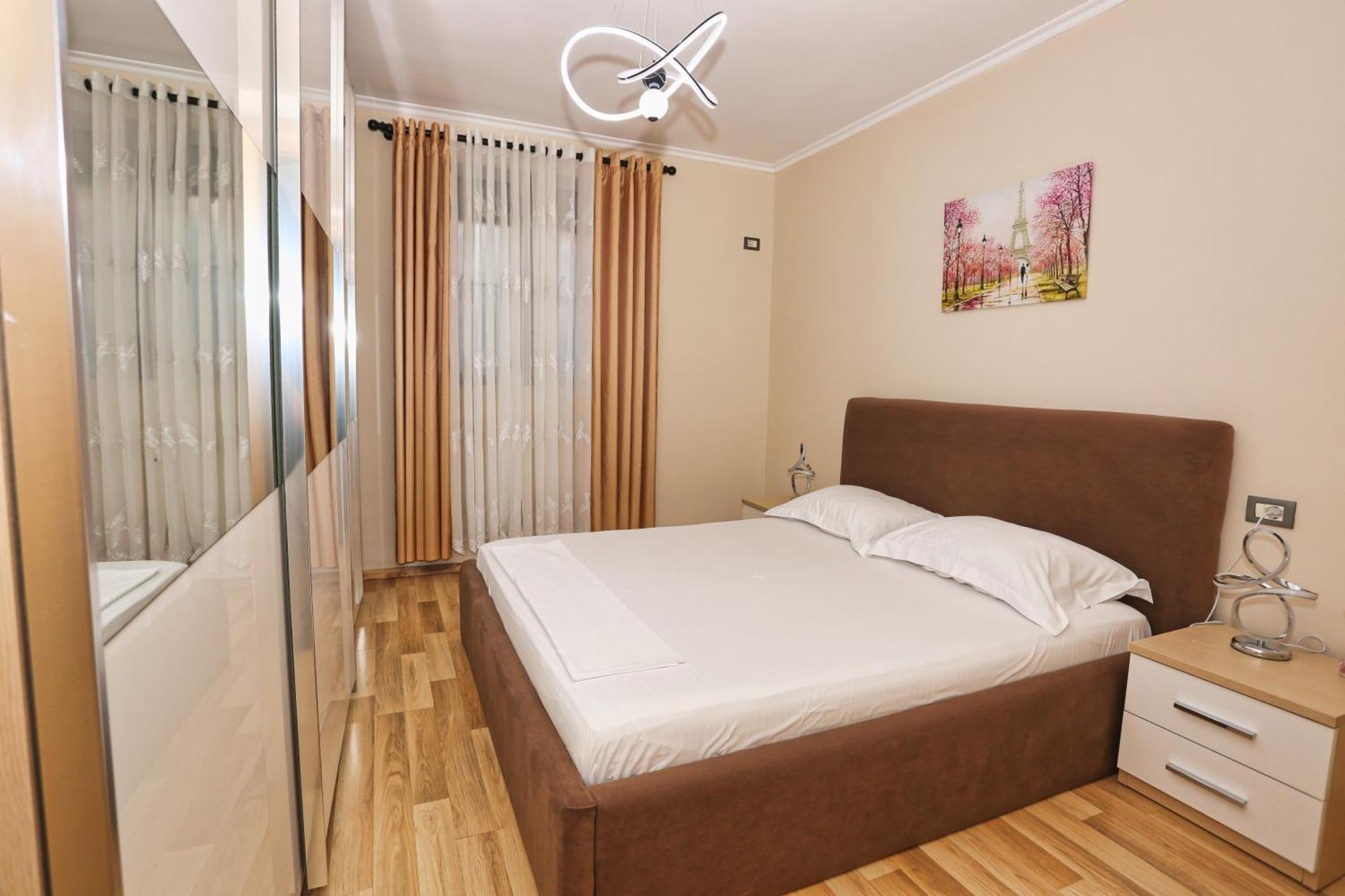 R&B City Center Apartment Tirana Exterior photo