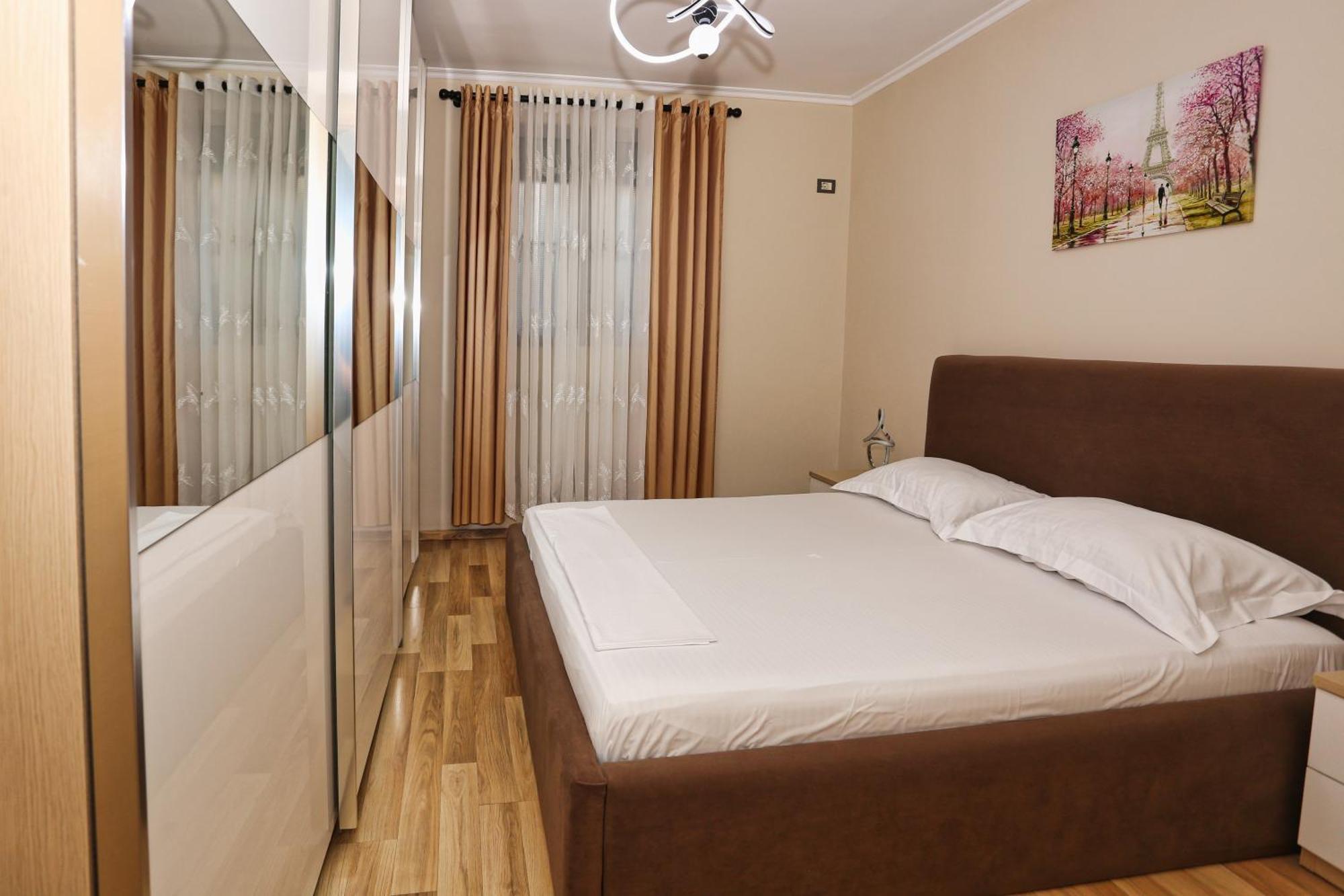 R&B City Center Apartment Tirana Exterior photo