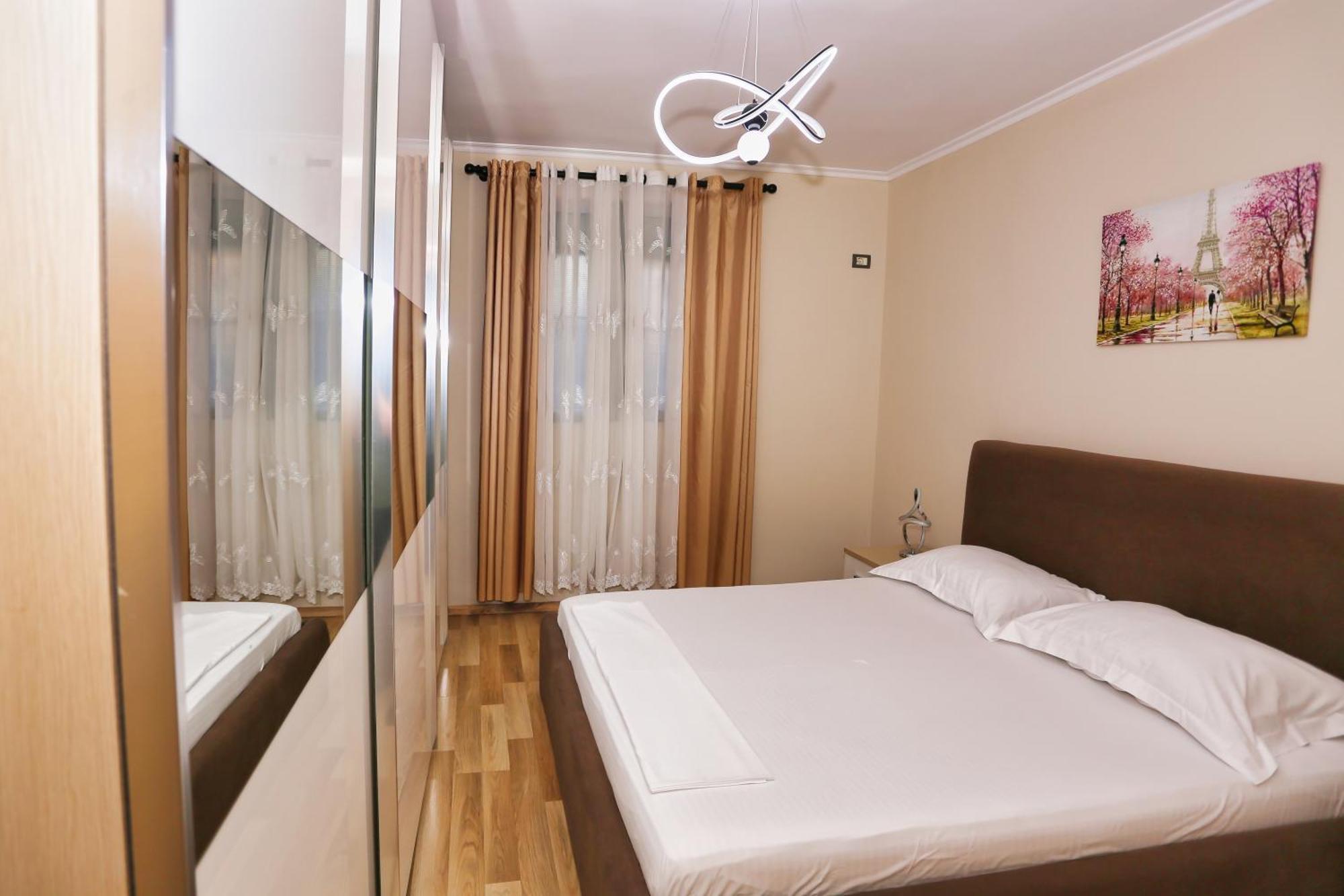 R&B City Center Apartment Tirana Exterior photo