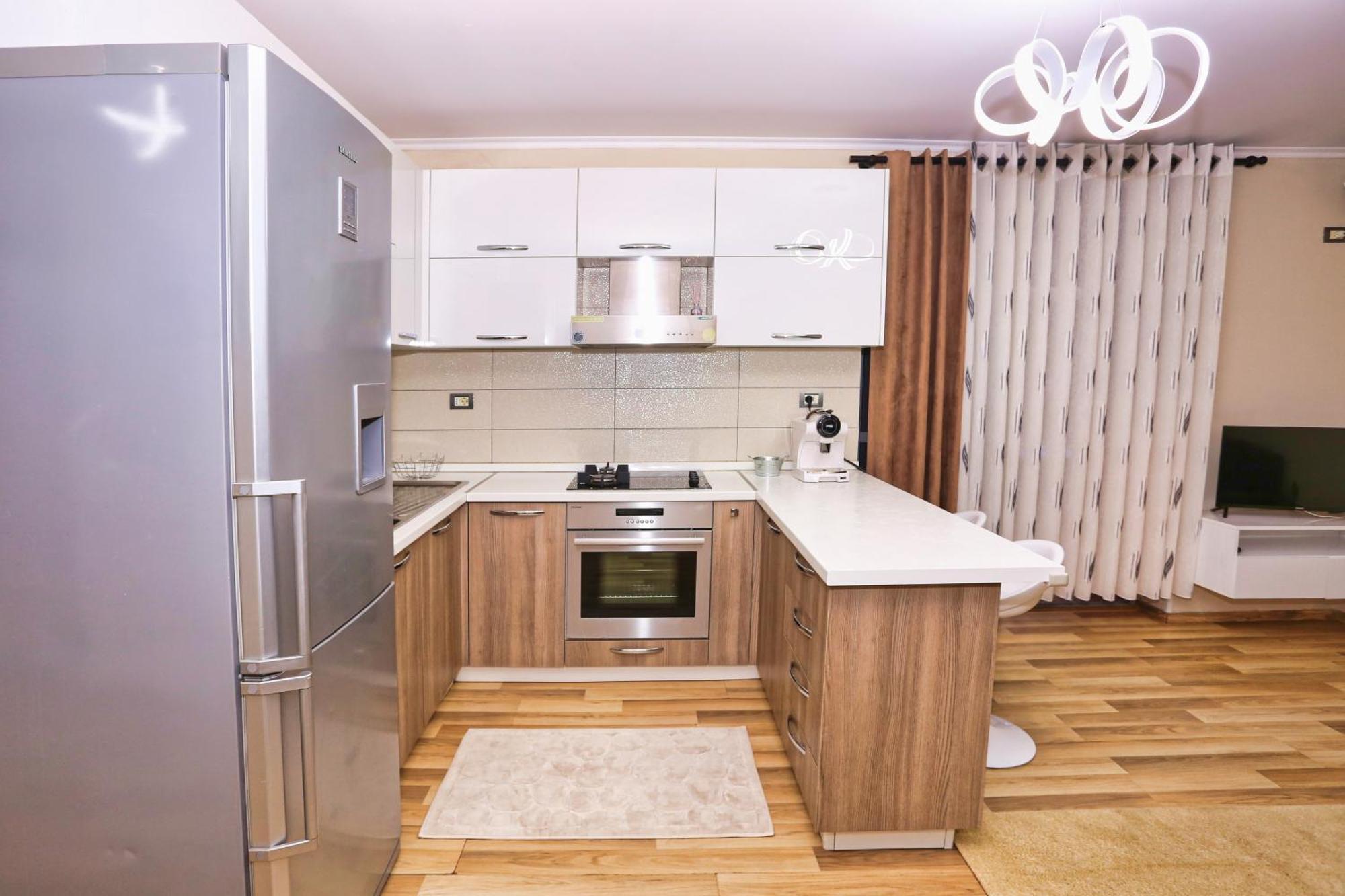 R&B City Center Apartment Tirana Exterior photo