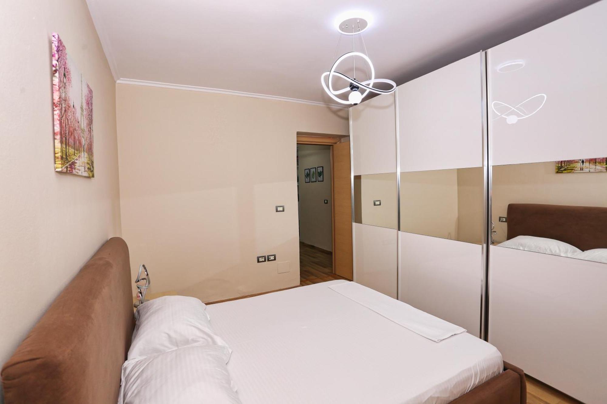 R&B City Center Apartment Tirana Exterior photo